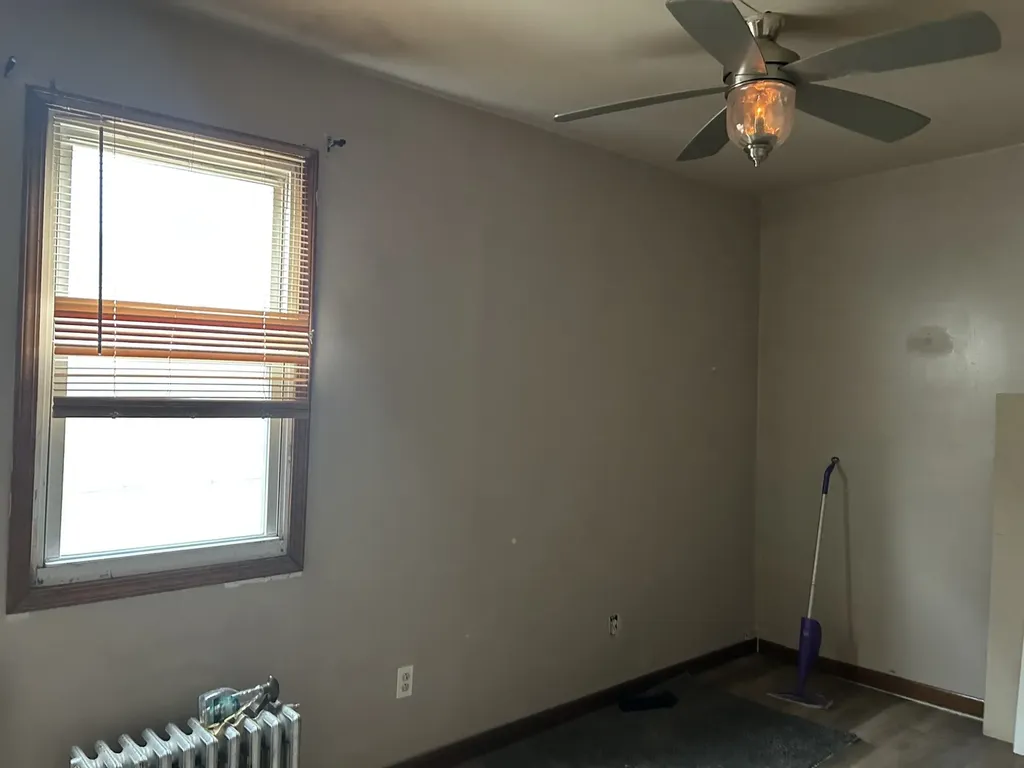 9147 South Dante Avenue Chicago IL 60619