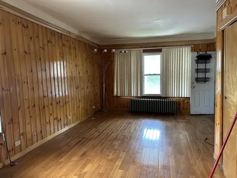 9147 South Dante Avenue Chicago IL 60619