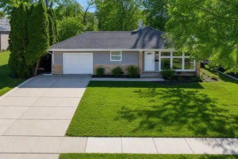 1913 Milton Avenue Northbrook IL 60062