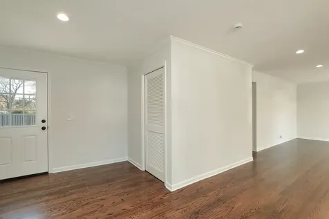 1913 Milton Avenue Northbrook IL 60062