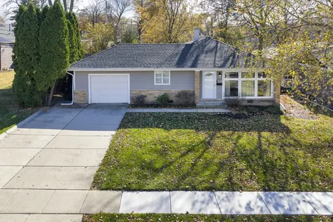 1913 Milton Avenue Northbrook IL 60062