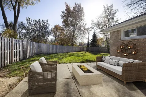 1913 Milton Avenue Northbrook IL 60062