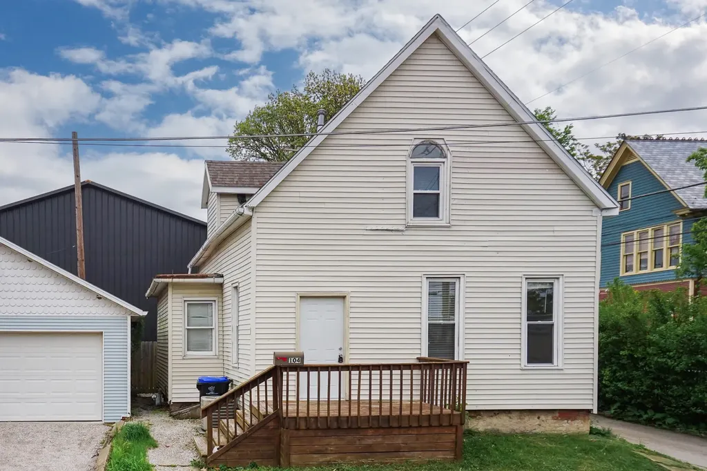 104 South Gridley Street Bloomington IL 61701