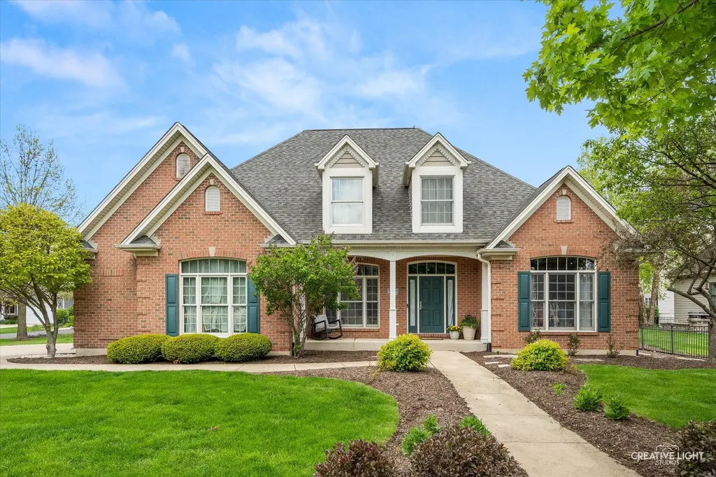 692 Independence Avenue Elburn IL 60119