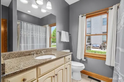 692 Independence Avenue Elburn IL 60119