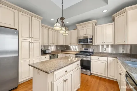 692 Independence Avenue Elburn IL 60119