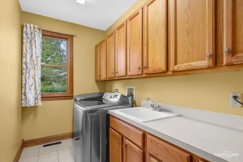 692 Independence Avenue Elburn IL 60119