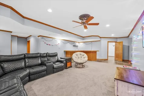 692 Independence Avenue Elburn IL 60119