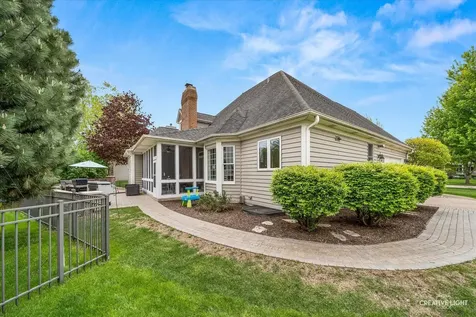 692 Independence Avenue Elburn IL 60119