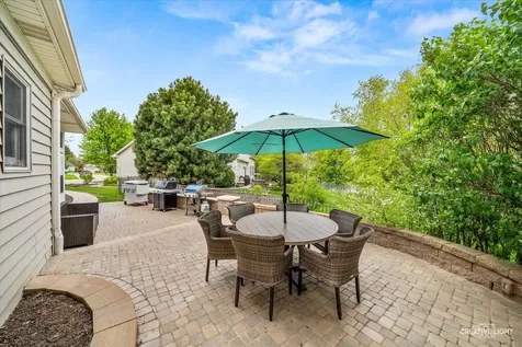 692 Independence Avenue Elburn IL 60119