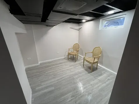 936 Russell Place Mundelein IL 60060
