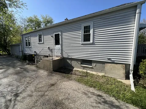 936 Russell Place Mundelein IL 60060