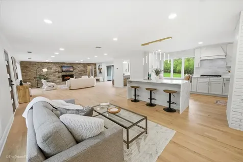 1920 Thornwood Lane Riverwoods IL 60015