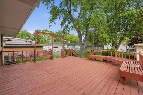 18833 Park Avenue Lansing IL 60438