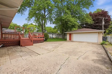 18833 Park Avenue Lansing IL 60438