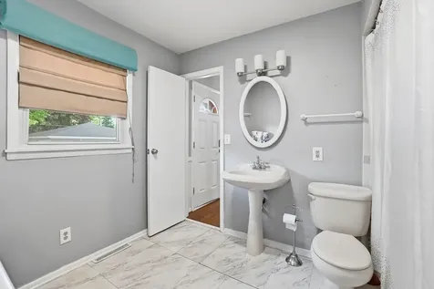 18833 Park Avenue Lansing IL 60438