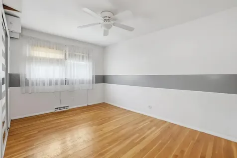 18833 Park Avenue Lansing IL 60438
