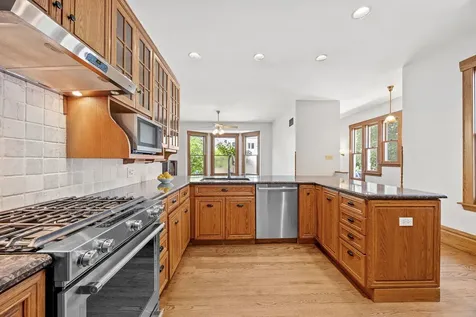 350 North Delaplaine Road Riverside IL 60546