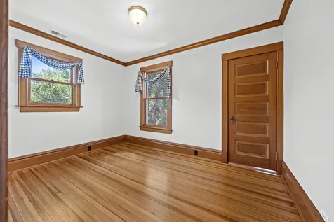 350 North Delaplaine Road Riverside IL 60546