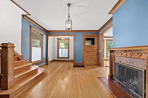 350 North Delaplaine Road Riverside IL 60546