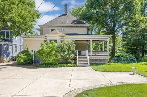 350 North Delaplaine Road Riverside IL 60546