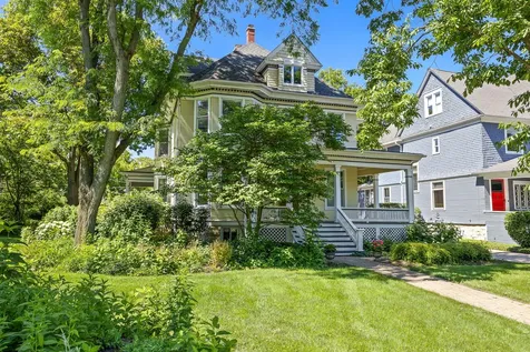 350 North Delaplaine Road Riverside IL 60546
