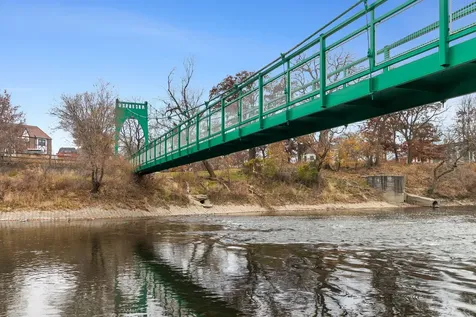 350 North Delaplaine Road Riverside IL 60546