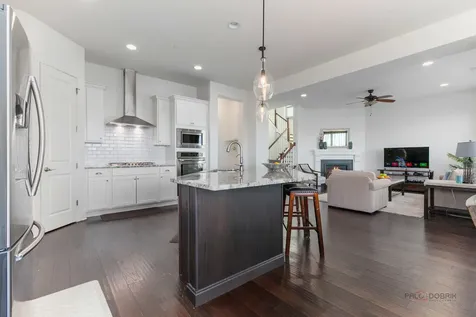 1442 Somerset Place Barrington IL 60010
