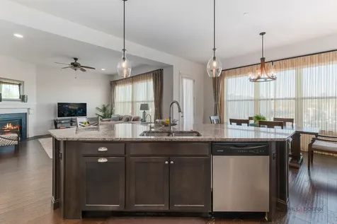 1442 Somerset Place Barrington IL 60010