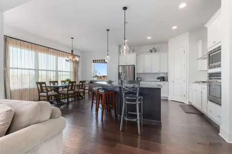 1442 Somerset Place Barrington IL 60010