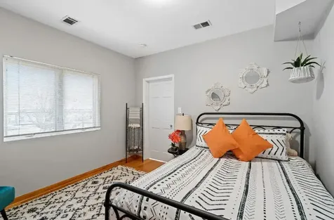1450 West Webster Avenue Chicago IL 60614