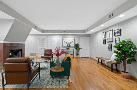 1450 West Webster Avenue Chicago IL 60614