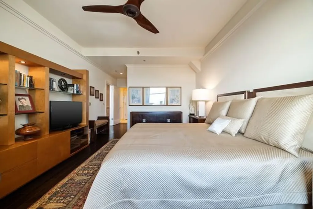 6 North Michigan Avenue Chicago IL 60602