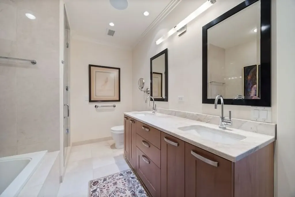 6 North Michigan Avenue Chicago IL 60602