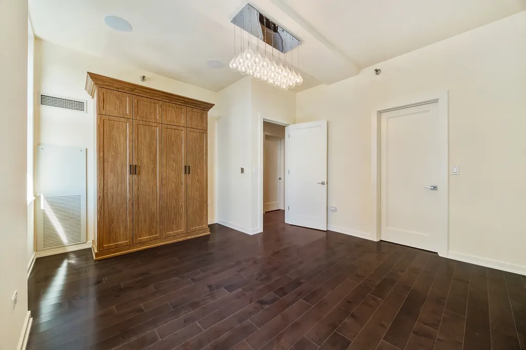6 North Michigan Avenue Chicago IL 60602