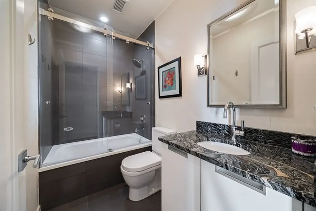 6 North Michigan Avenue Chicago IL 60602