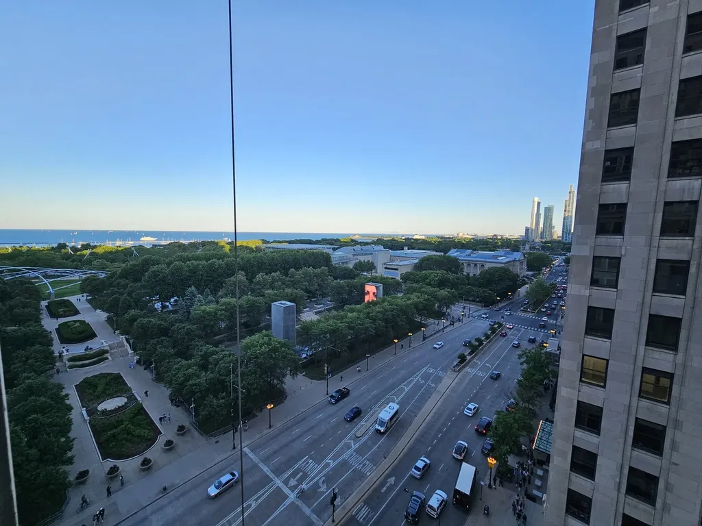 6 North Michigan Avenue Chicago IL 60602