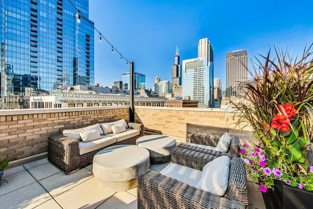 6 North Michigan Avenue Chicago IL 60602