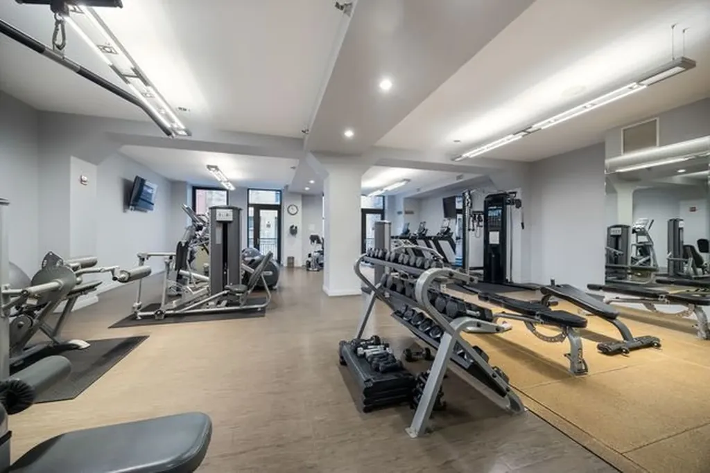 6 North Michigan Avenue Chicago IL 60602
