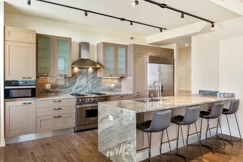6 North Michigan Avenue Chicago IL 60602