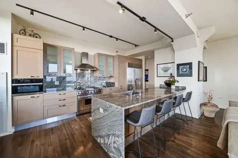 6 North Michigan Avenue Chicago IL 60602