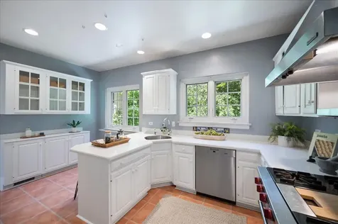 1372 Sunview Lane Winnetka IL 60093