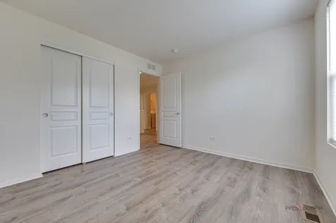 347 Devoe Drive Oswego IL 60543