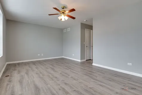 347 Devoe Drive Oswego IL 60543
