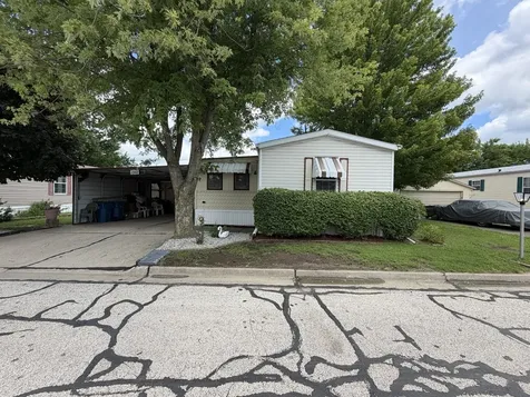 1352 13TH Street Bloomington IL 61704