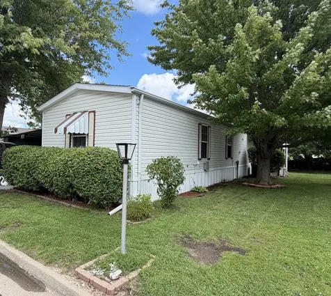 1352 13TH Street Bloomington IL 61704