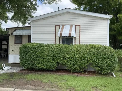 1352 13TH Street Bloomington IL 61704