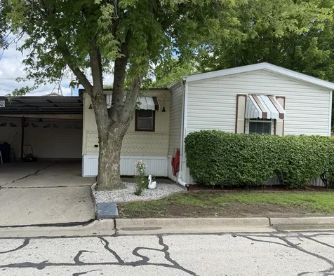 1352 13TH Street Bloomington IL 61704