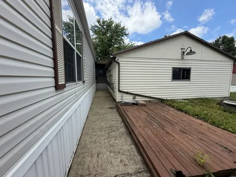 1352 13TH Street Bloomington IL 61704