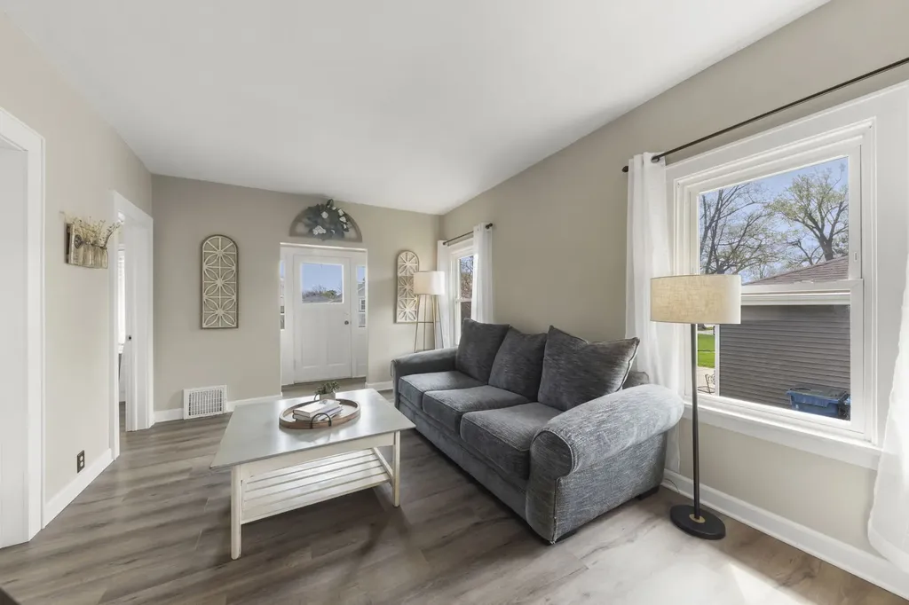 202 South Pick Avenue Elmhurst IL 60126